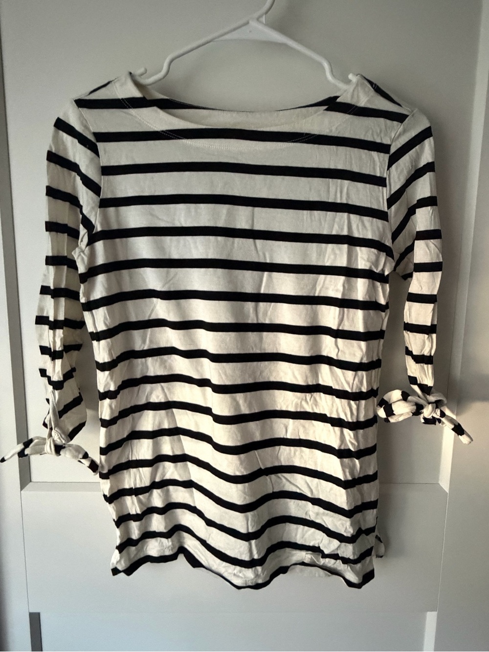 Old Navy Black and White Striped Tie-Sleeve Long Sleeve Top - xs